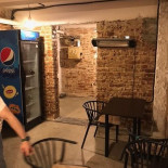 Primitiv Bbq În interior