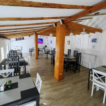 Dino -b-que În interior