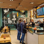 Mikel Coffee În interior