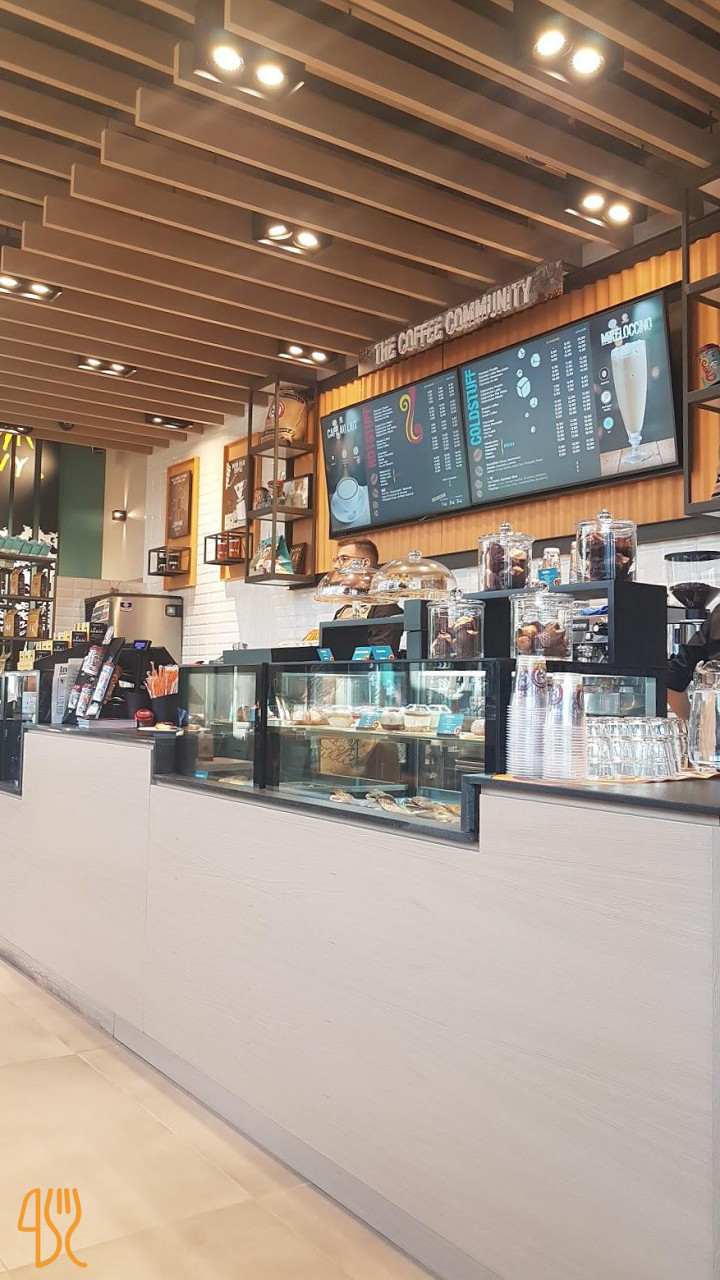Mikel Coffee În interior