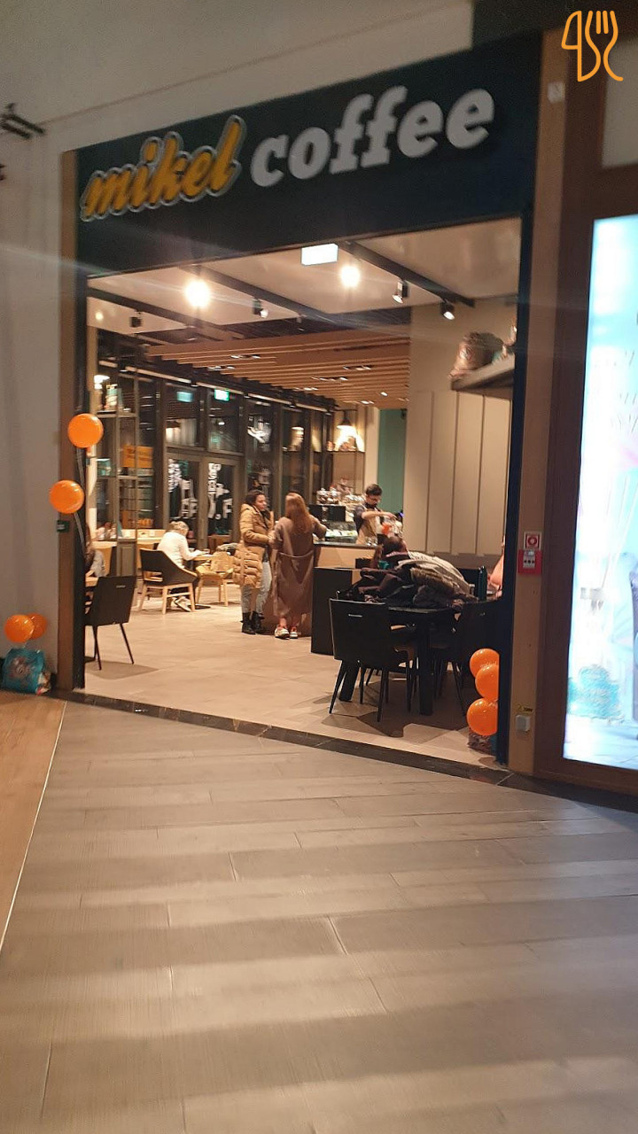Mikel Coffee În interior