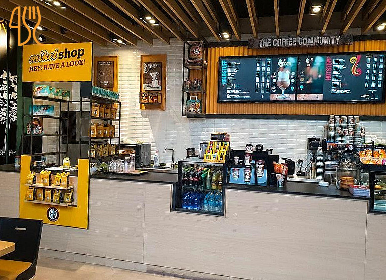 Mikel Coffee În interior