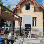 Colin's Gastro Pub Exterior