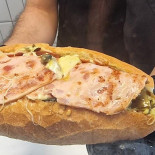 Bomber Sub Sandwich Mâncare