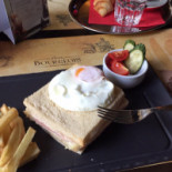 Les Bourgeois Dentro