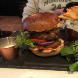 Les Bourgeois Dentro