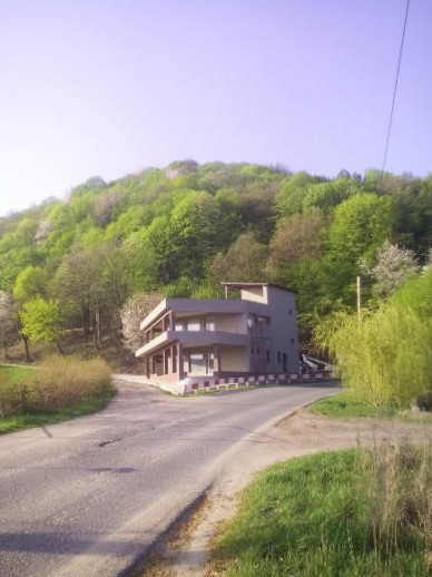 Alina Exterior