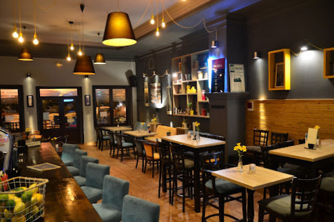 Bricks Brasserie Cafe Comida