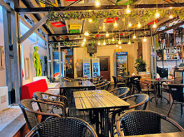 Eden Pub À l'intérieur