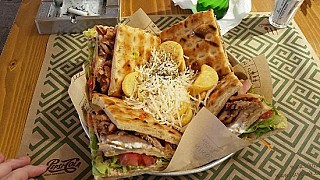 Nikos Greek Taverna global.