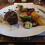 Benjamin Steakhouse & Bar global.