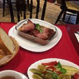4Leaf Irish Pub Mâncare