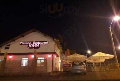 Pizza John Exterior