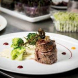 NOMAD - Wine & Cuisine Mâncare
