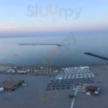 Sky View Mamaia Nourriture