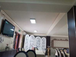 Yasmin À l'intérieur