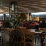 Bistro Junior Dentro