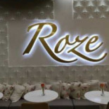 Ice Cafe Roze Dentro