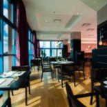 Laurus Mediterranean Restaurant À l'intérieur