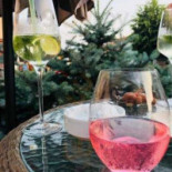 Friends Wine And Coffee Mâncare