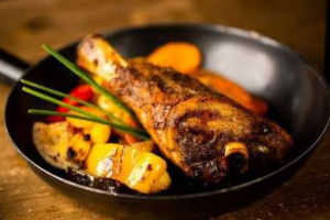 No Pardon Pub Comida