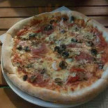 Pizzeria Paradis Mâncare