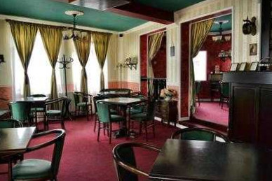 Gato Noble În interior