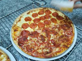 Pizza Pepperonis Essen