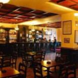 Twomey's Irish Pub Dentro