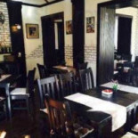 Road House Pub Dentro