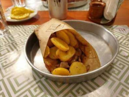 Nikos Greek Taverna Comida