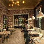 Excelsior À l'intérieur