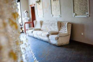 Camelot Resort Dentro