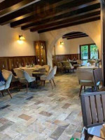 BUCEGI À l'intérieur