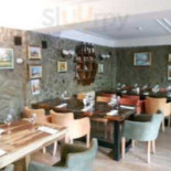 Cocoșu' Roșu Nourriture