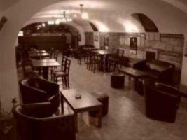 Opera Resto Caffe Dentro