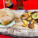 Burger si Scoici Comida