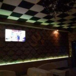 Violin Cafe Inside