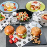 Altfel De Burgeri Mâncare