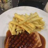 C House Lounge Cafe Mâncare