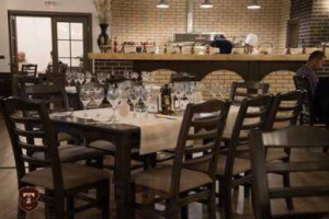 Taverna Trotusului Dentro