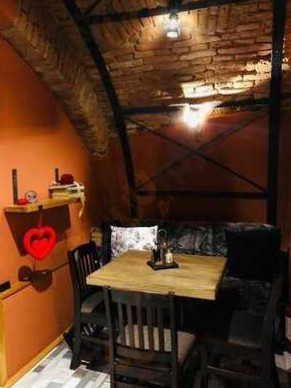 Taverna Diavolului În interior