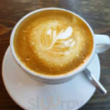 Cara À l'intérieur