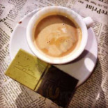 First Cafe Lounge Tomis Comida