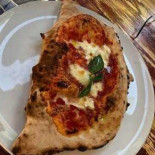La Pizza Napoletana Mâncare