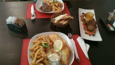 55 Pub & Bistro Mâncare