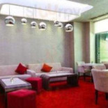 Gatto Cafe & Lounge À l'intérieur