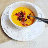 Petite À l'intérieur