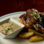 Ce? Cocktail Bar Nourriture