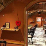 Taverna Diavolului În interior